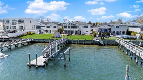 2959 Shore DR, Merrick, NY 11566