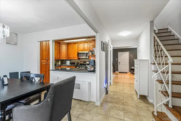 215-15 23rd AVE #TH  10, Bayside, NY 11360