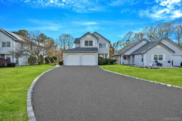 206 Dorado CT,  Middle Island,  NY 11953