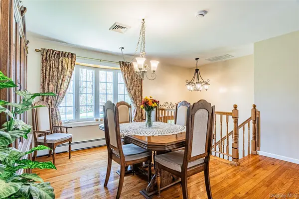 1 Paulette LN, Wappingers Falls, NY 12590