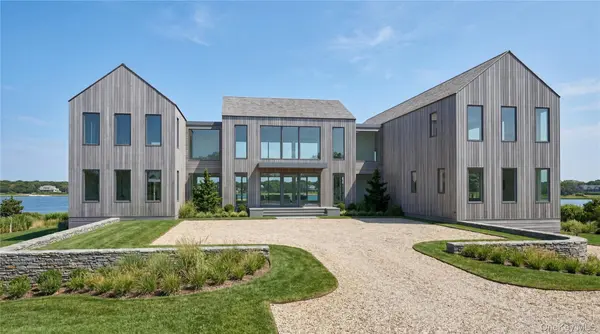 11 Pine Tree LN, Westhampton, NY 11977
