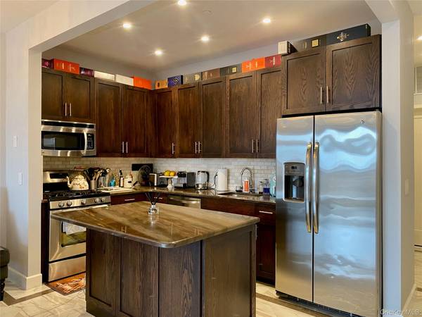 90 Bay Street LNDG #4J, Staten Island, NY 10301
