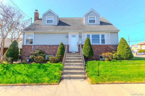 4 Fairfax ST,  Valley Stream,  NY 11580