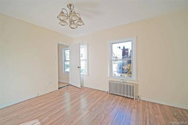 192-23 116th RD, Saint Albans, NY 11412