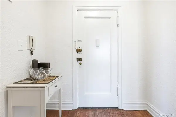 109-14 Ascan AVE #2P, Forest Hills, NY 11375