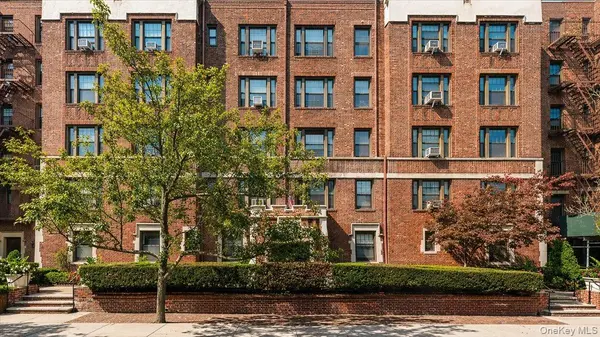 109-14 Ascan AVE #2P, Forest Hills, NY 11375