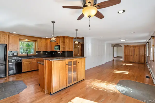 5328 Searsville RD, Pine Bush, NY 12566