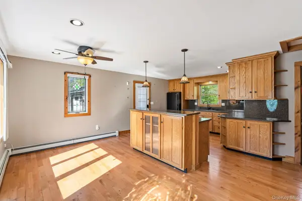 5328 Searsville RD, Pine Bush, NY 12566