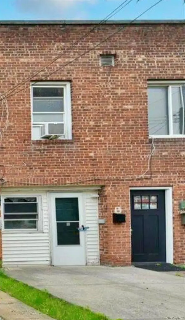 10237 187th ST, Hollis, NY 11423