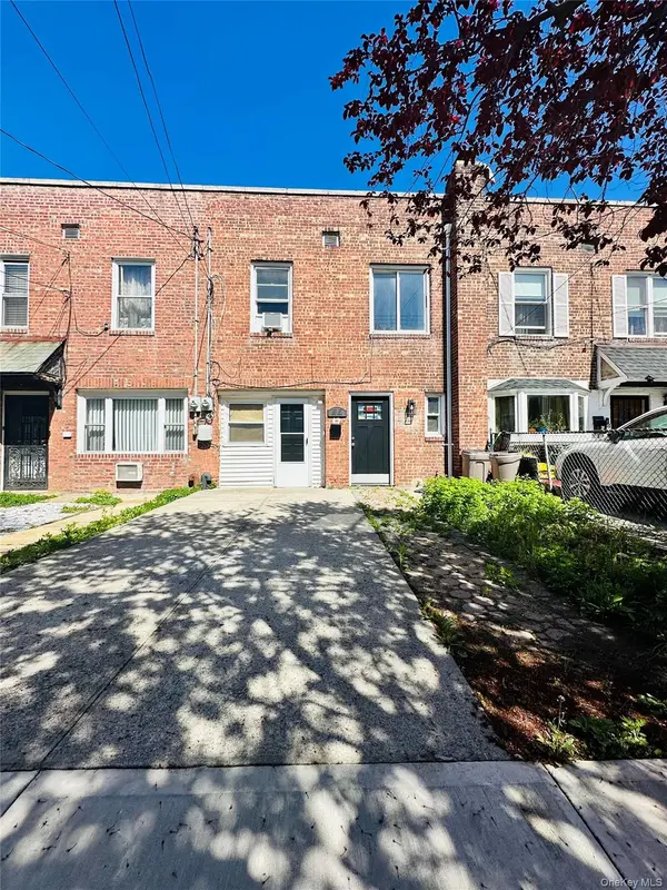 10237 187th ST, Hollis, NY 11423