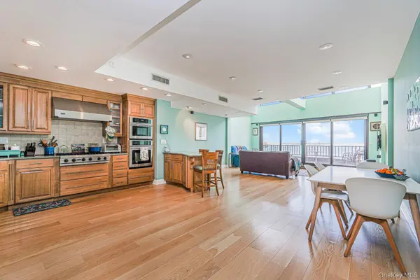 10 Bay Street LNDG #8D, Staten Island, NY 10301