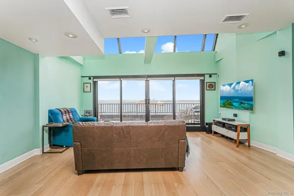 10 Bay Street LNDG #8D, Staten Island, NY 10301