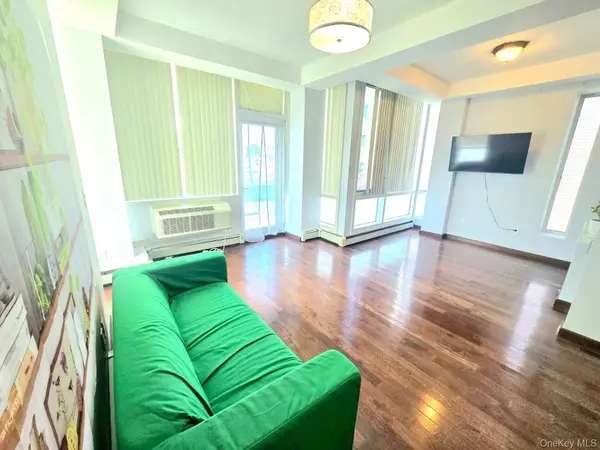 42-05 Parsons BLVD #2A+P5, Flushing, NY 11355