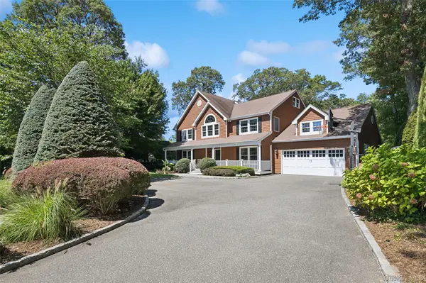 11 Cobblestone CT, Centerport, NY 11721