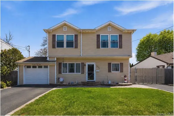1433 Manatuck BLVD,  Bay Shore,  NY 11706