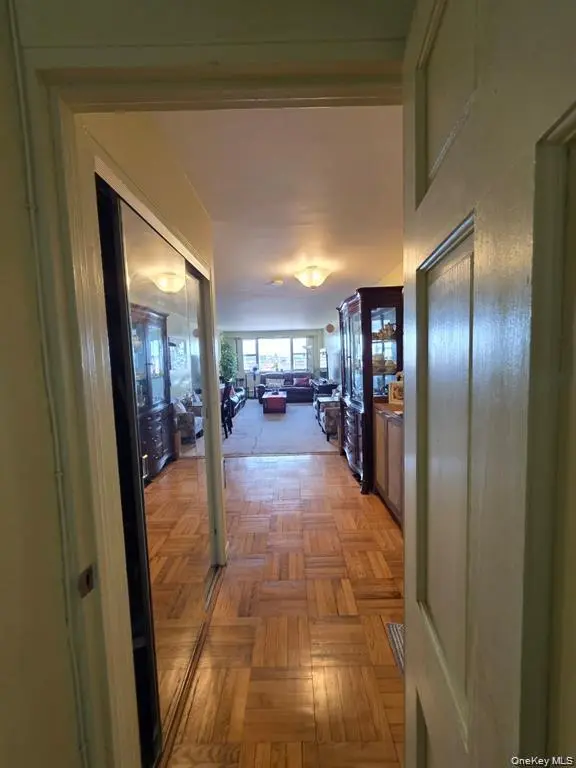 8900 170th ST #12F, Jamaica, NY 11432