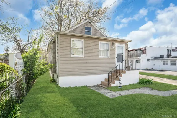 111 S 4th ST, Lindenhurst, NY 11757
