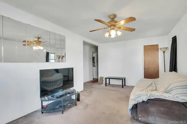 111 S 4th ST, Lindenhurst, NY 11757