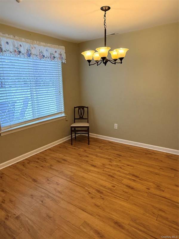 86 Birchwood RD #402, Medford, NY 11763