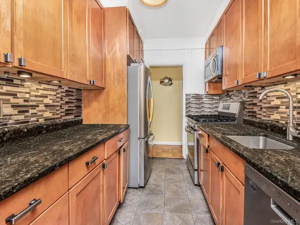 5500 5500 Fieldstone RD, Bronx, NY 10471