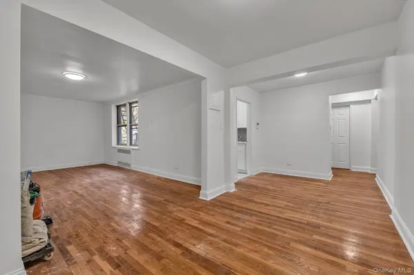67-12 Yellowstone BLVD #B21, Forest Hills, NY 11375