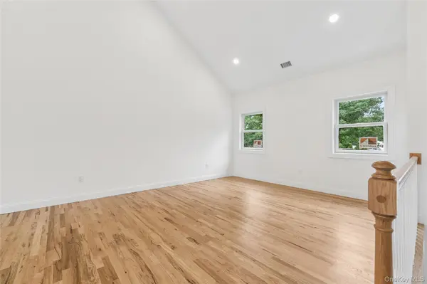 511 Walker AVE, Patchogue, NY 11772