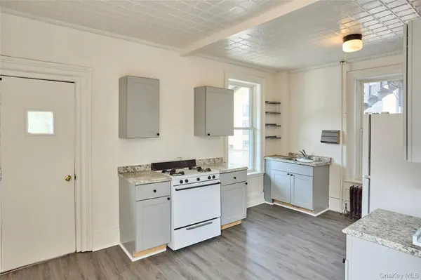 457 Main St #Apt 3, Beacon, NY 12508