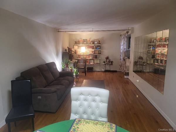 87-56 Francis Lewis BLVD #A47, Queens Village, NY 11427