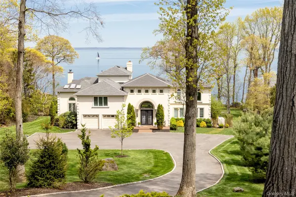 17 Sea Crest DR, Lloyd Neck, NY 11743