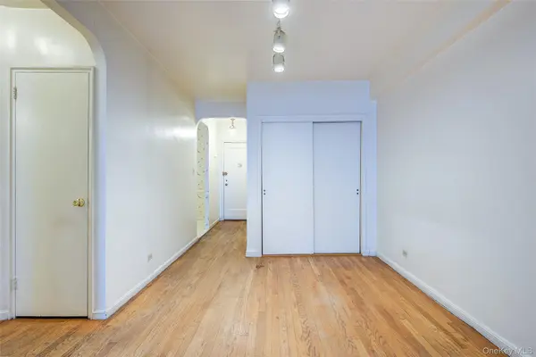 67-87 Booth ST #6J, Forest Hills, NY 11375