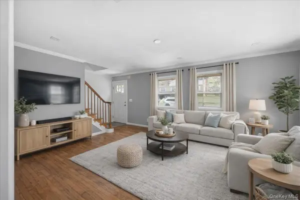 33 Greenwood LN, White Plains, NY 10607