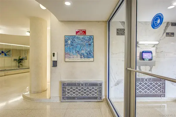 102-30 Queens BLVD #2H, Forest Hills, NY 11375