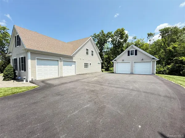 91 Caties WAY, Hopewell Junction, NY 12533