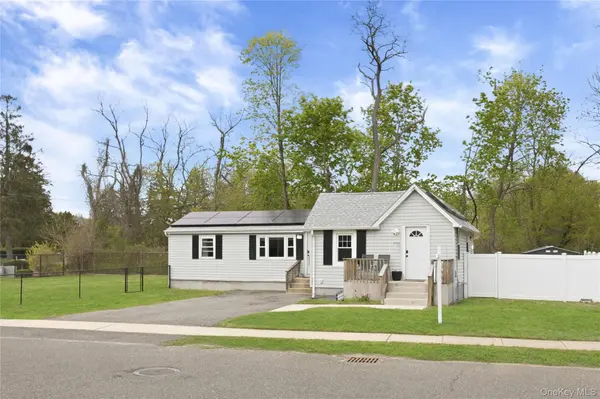 73 Harrison AVE, Amityville, NY 11701