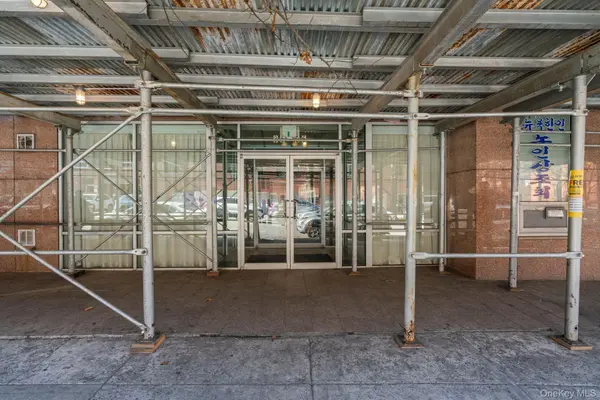 3506 Leavitt ST #3I, Flushing, NY 11354