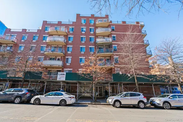 3506 Leavitt ST #3I, Flushing, NY 11354