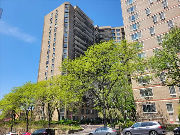 138-35 Elder AVE #14K, Flushing, NY 11355