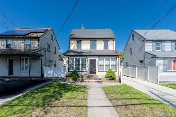 89-67 218th PL, Queens Village, NY 11427