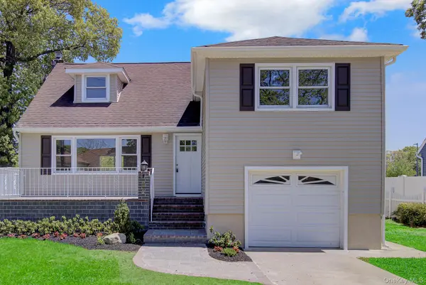 102 Hausch BLVD, Roosevelt, NY 11575