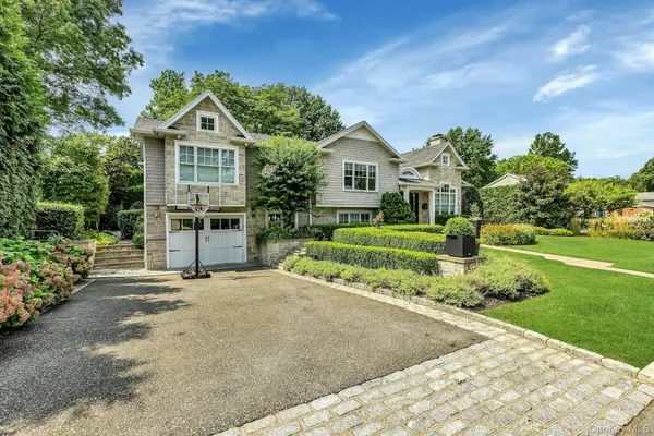 33 Harwood DR, Glen Cove, NY 11542