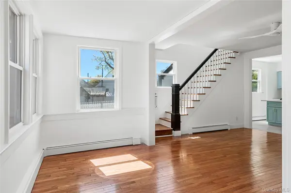 17 June AVE, Bayville, NY 11709