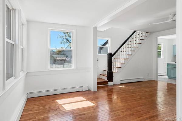 17 June AVE, Bayville, NY 11709