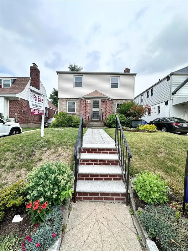 75-19 188th ST, Fresh Meadows, NY 11366