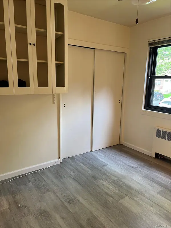 58-58 246th Crescent #Lower, Douglaston, NY 11362