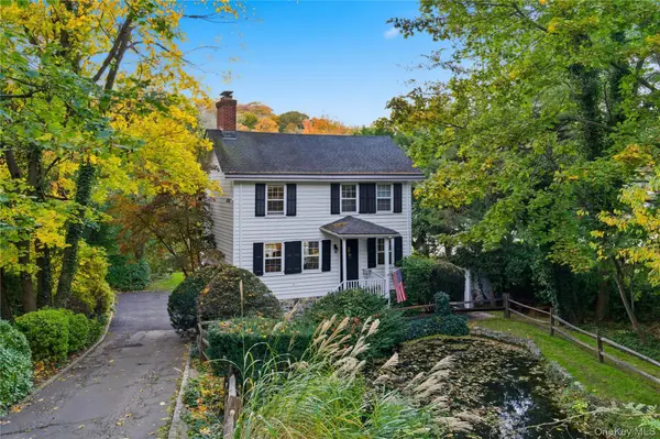 80 E Broadway, Roslyn, NY 11576