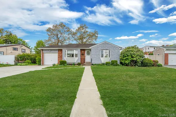 312 W 16th ST, Deer Park, NY 11729