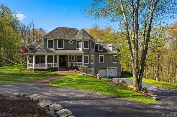 17 Skyview LN, Mahopac, NY 10541