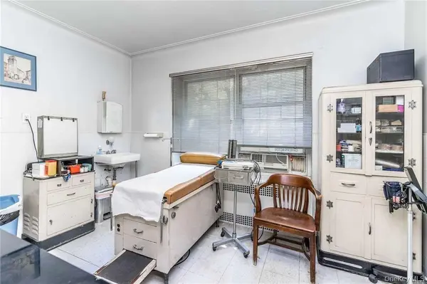 35-24 78th ST #B-14, Jackson Heights, NY 11372