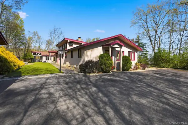 7 Marron LN, New Paltz, NY 12561