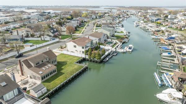 3414 Riverside DR, Oceanside, NY 11572